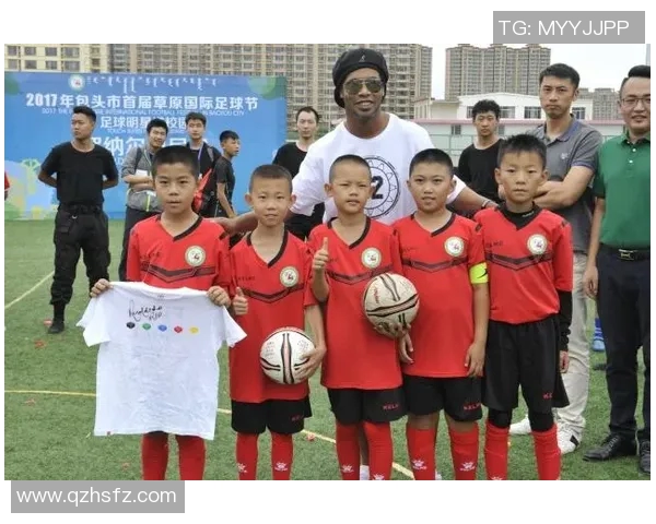 足球球星定制t恤展现独特魅力彰显球迷热情与运动时尚结合